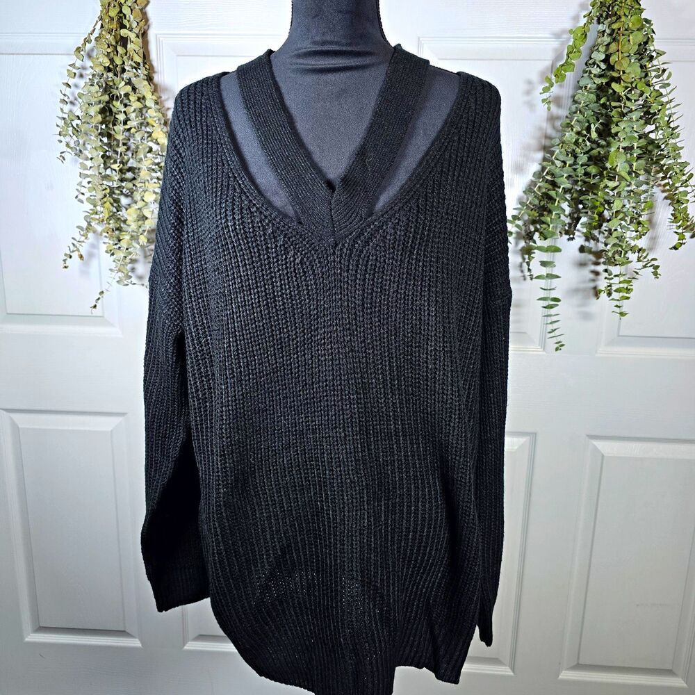 BAREFOOT Campus Outfitter Black Chunky Knit V-Neck Cut Out Sweater XL NWT